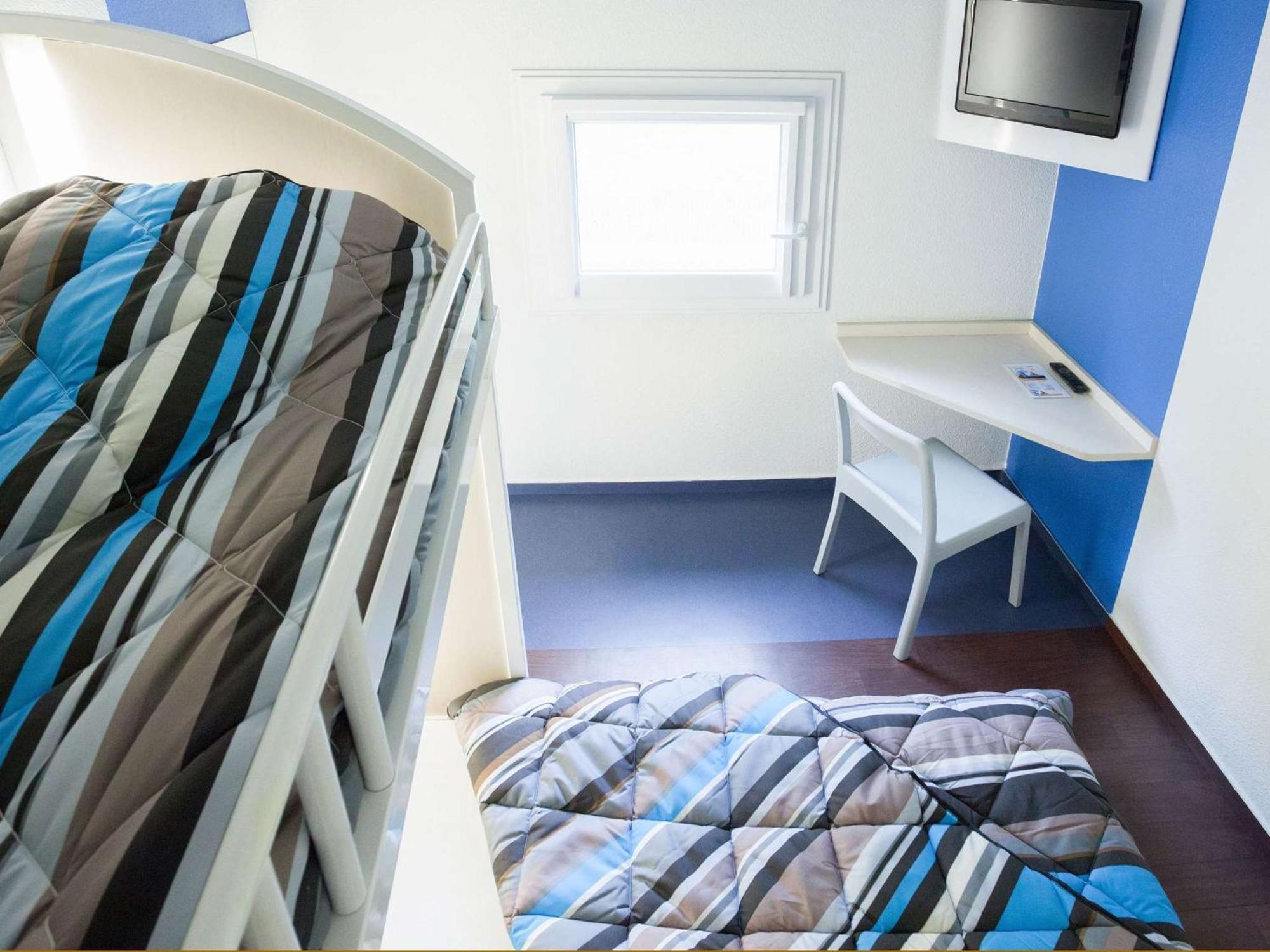 Hotel F1 Vesoul - En Cours De Renovation Экстерьер фото