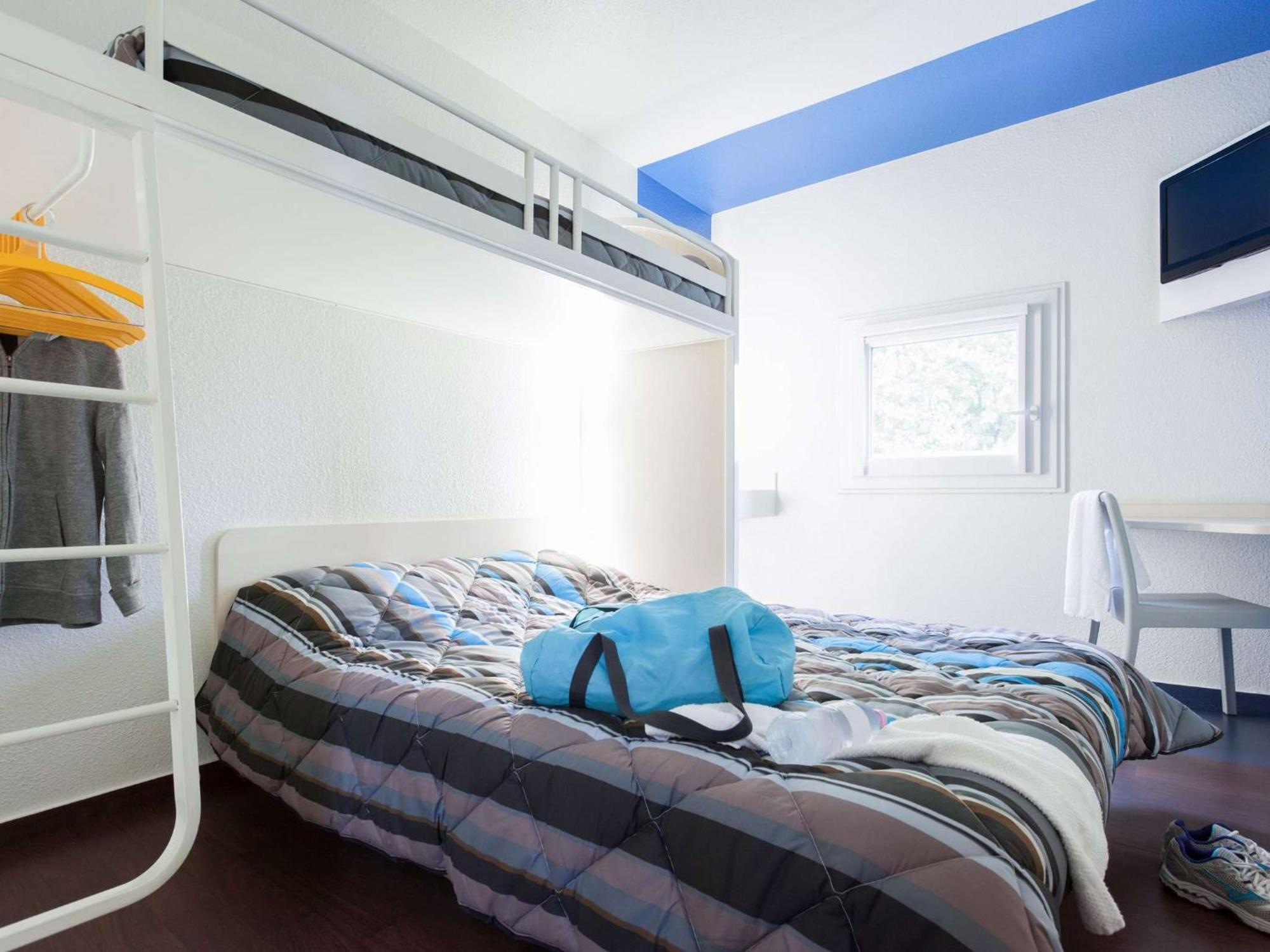 Hotel F1 Vesoul - En Cours De Renovation Экстерьер фото